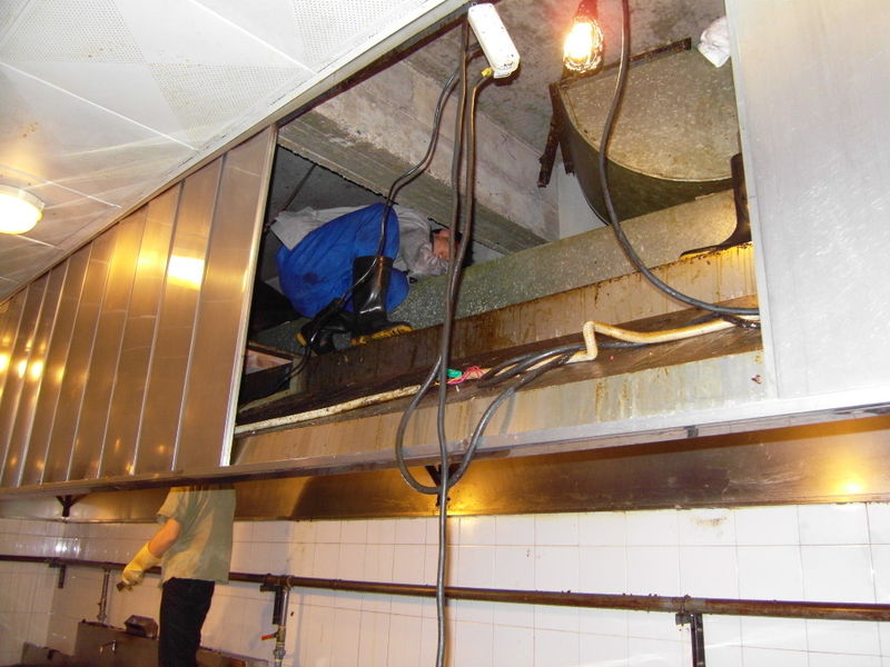 专业清洁，守护健康——成都单位食堂抽油烟机与烟道清洗解决方案